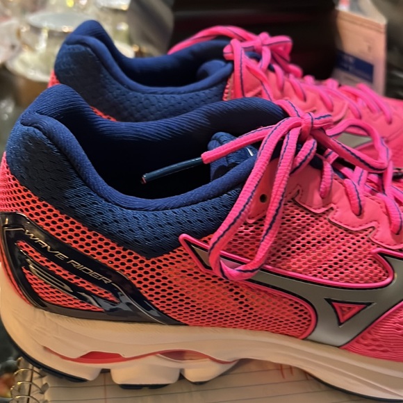 COPY - Mizuno running shoes - Picture 5 of 10